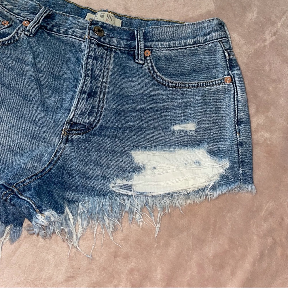 Distressed free people short size 29 - Picture 4 of 8